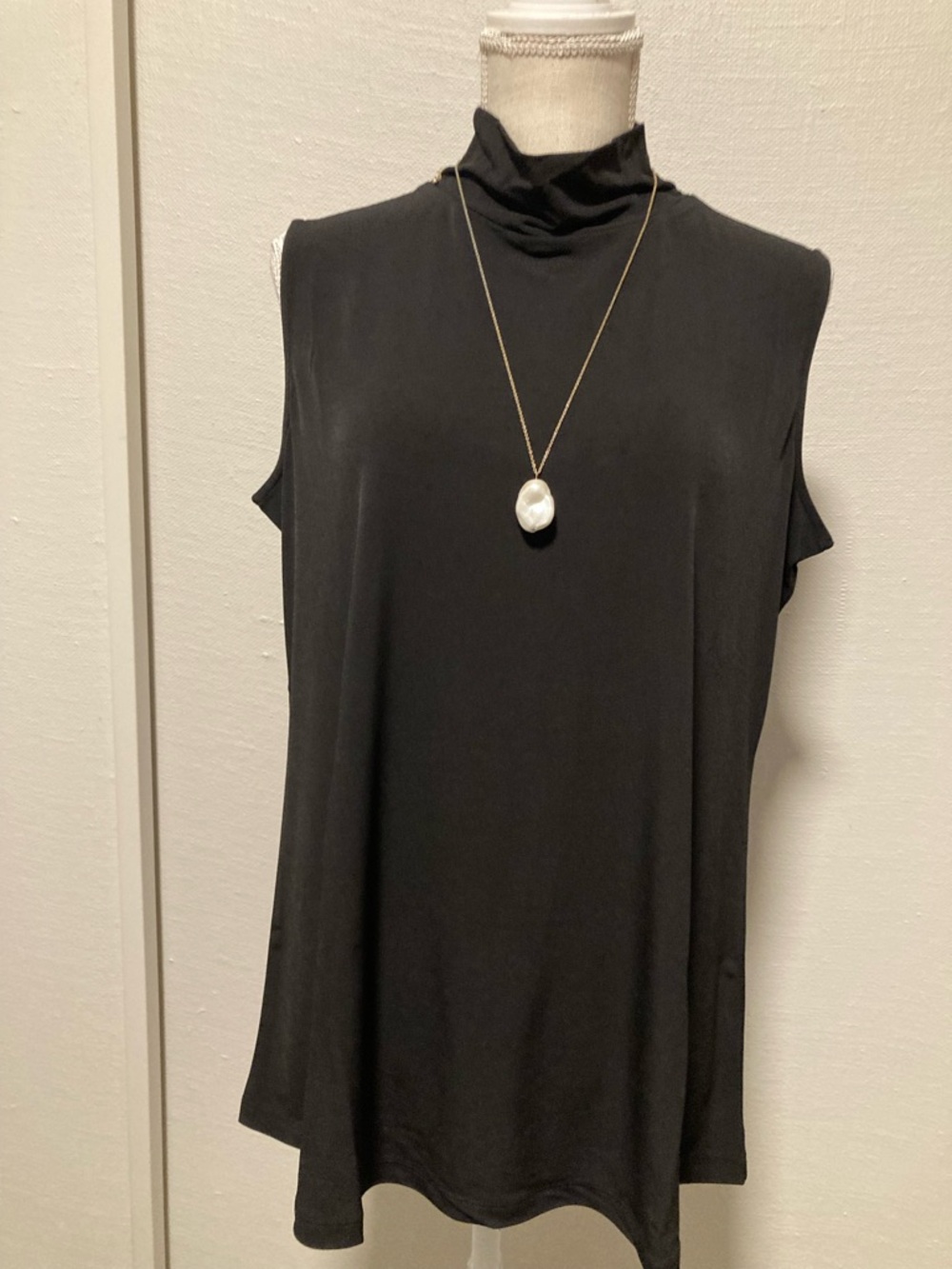 Susan Graver Black Sleeveless Mock Neck Tank